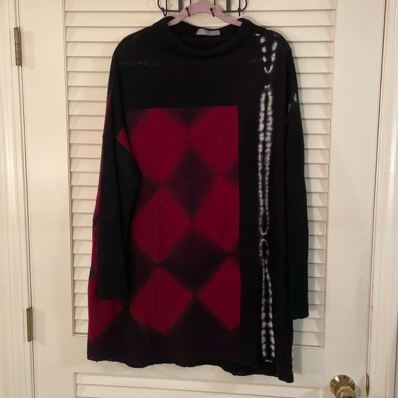 Laura Hunter Arumi Artful Lightweight Black Red White One of A Kind Sweater - Picture 1 of 14